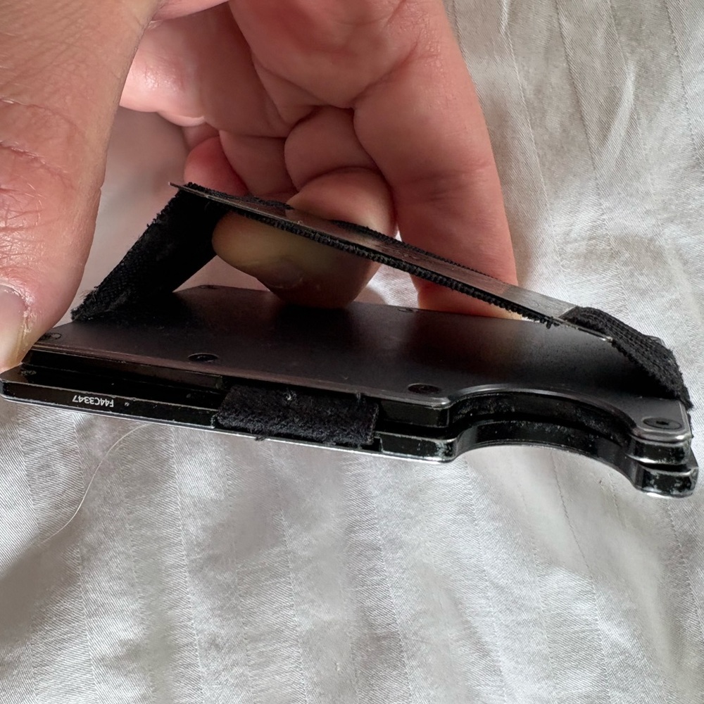 The Ridge Wallet with Cash Strap - Picture 4 of 5